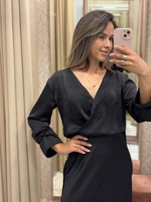 Blusa Acetinada Preta