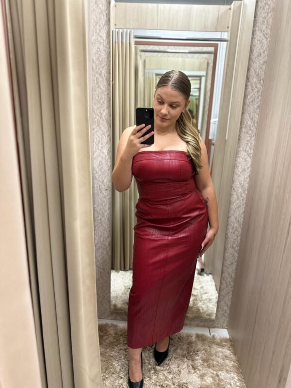 Vestido Midi Tomara que Caia em PU – Cor Rubi